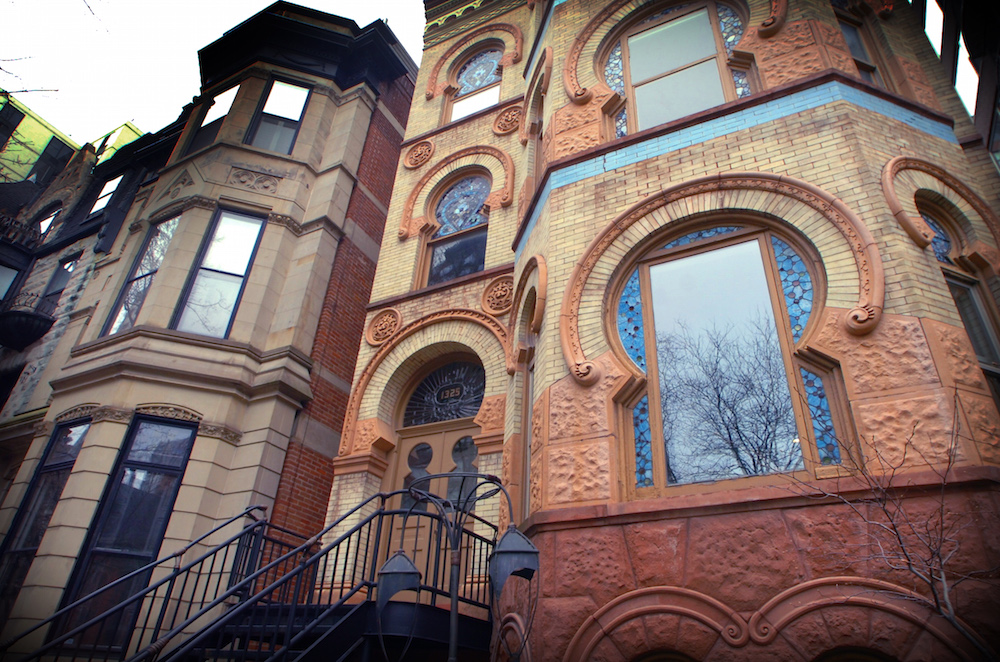 The Mantonya flats on Dearborn was built in 1887 by builder Lucius B. Mantonya and architect Curd H. Gottig. It may have originally served as a single-family home. Unit No. 2 of the condos went on sale in early 2017 for $699,000.